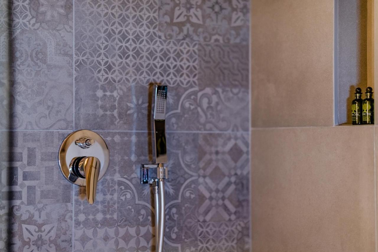 Rea Boutique Hotel Himare Bagian luar foto