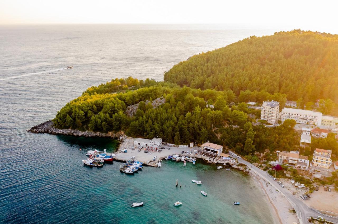 Rea Boutique Hotel Himare Bagian luar foto