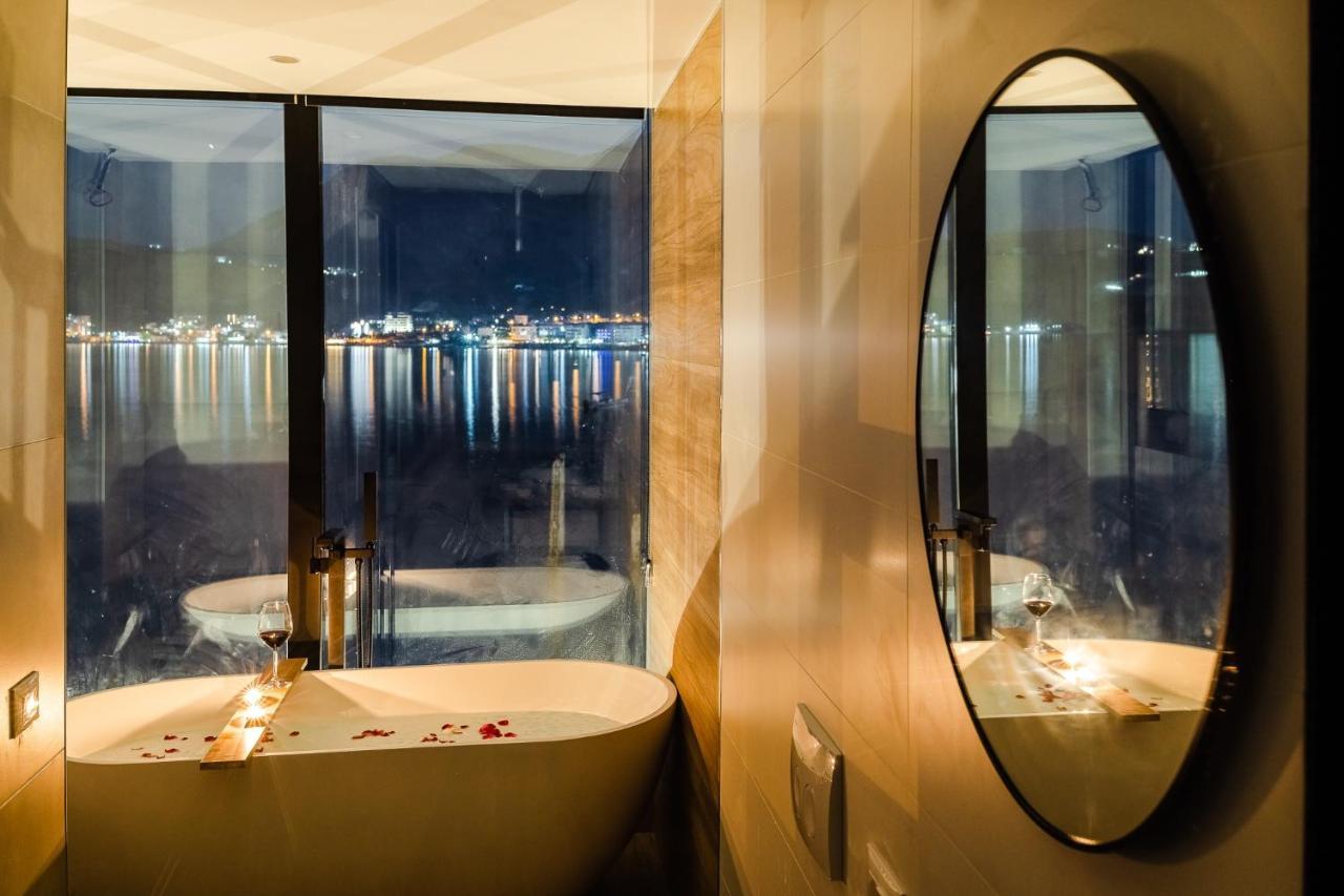 Rea Boutique Hotel Himare Bagian luar foto