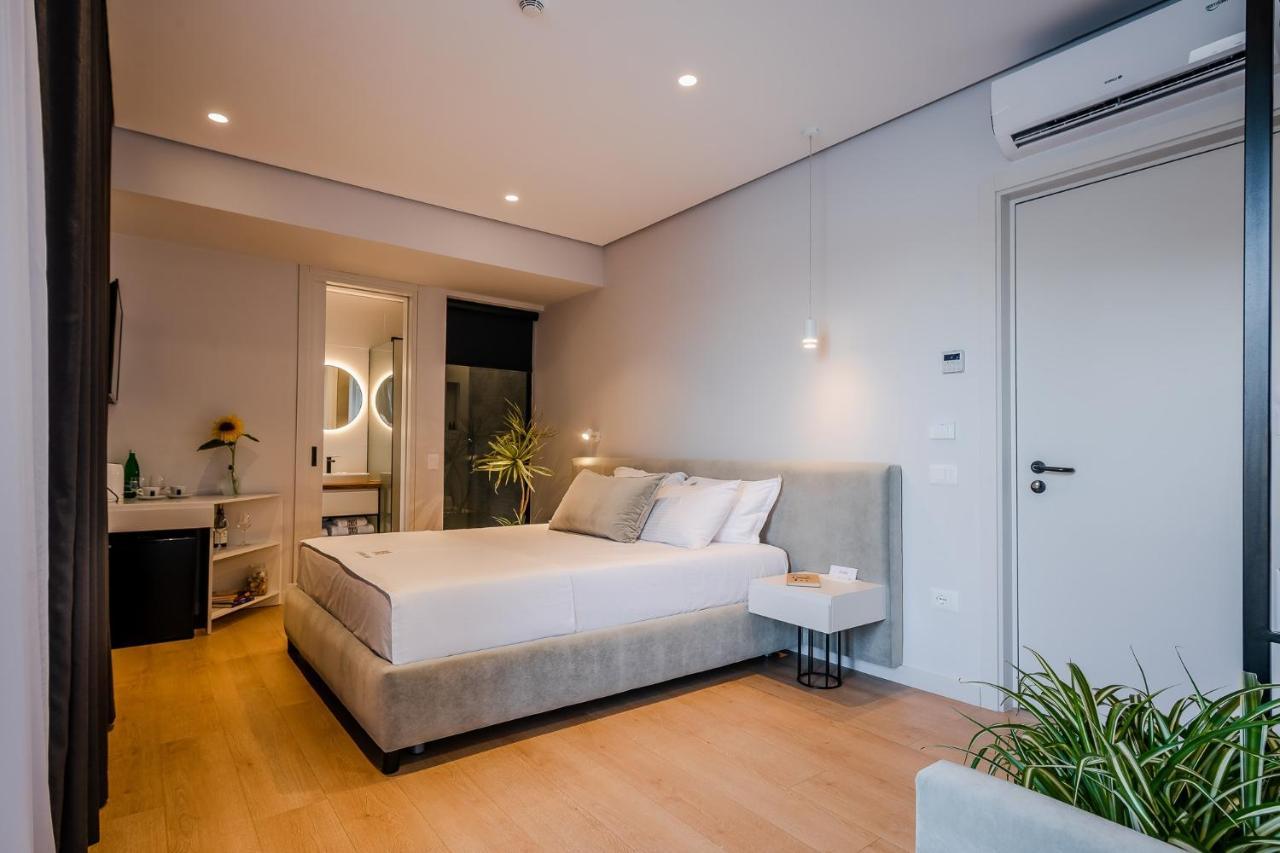 Rea Boutique Hotel Himare Bagian luar foto