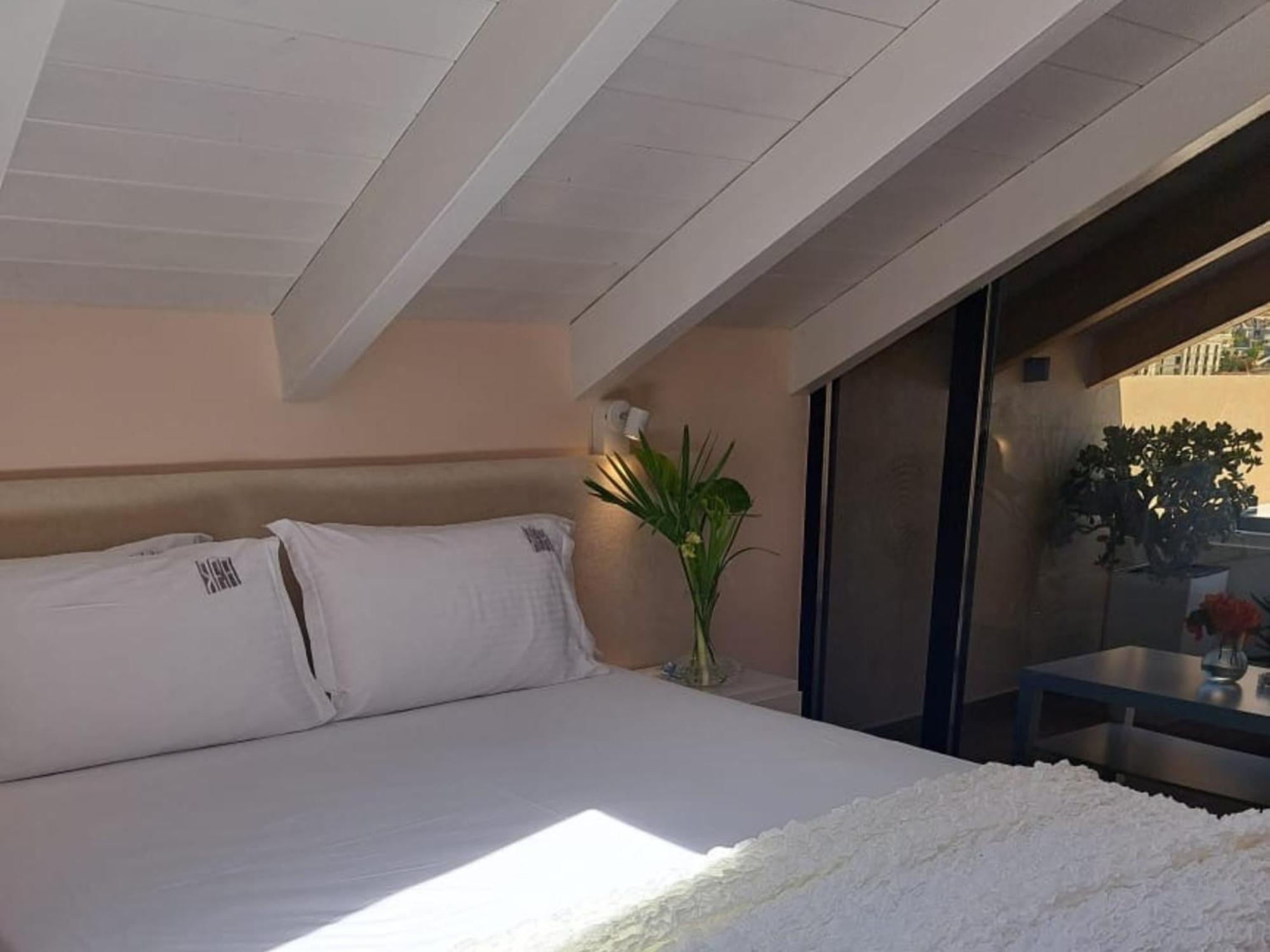 Rea Boutique Hotel Himare Bagian luar foto