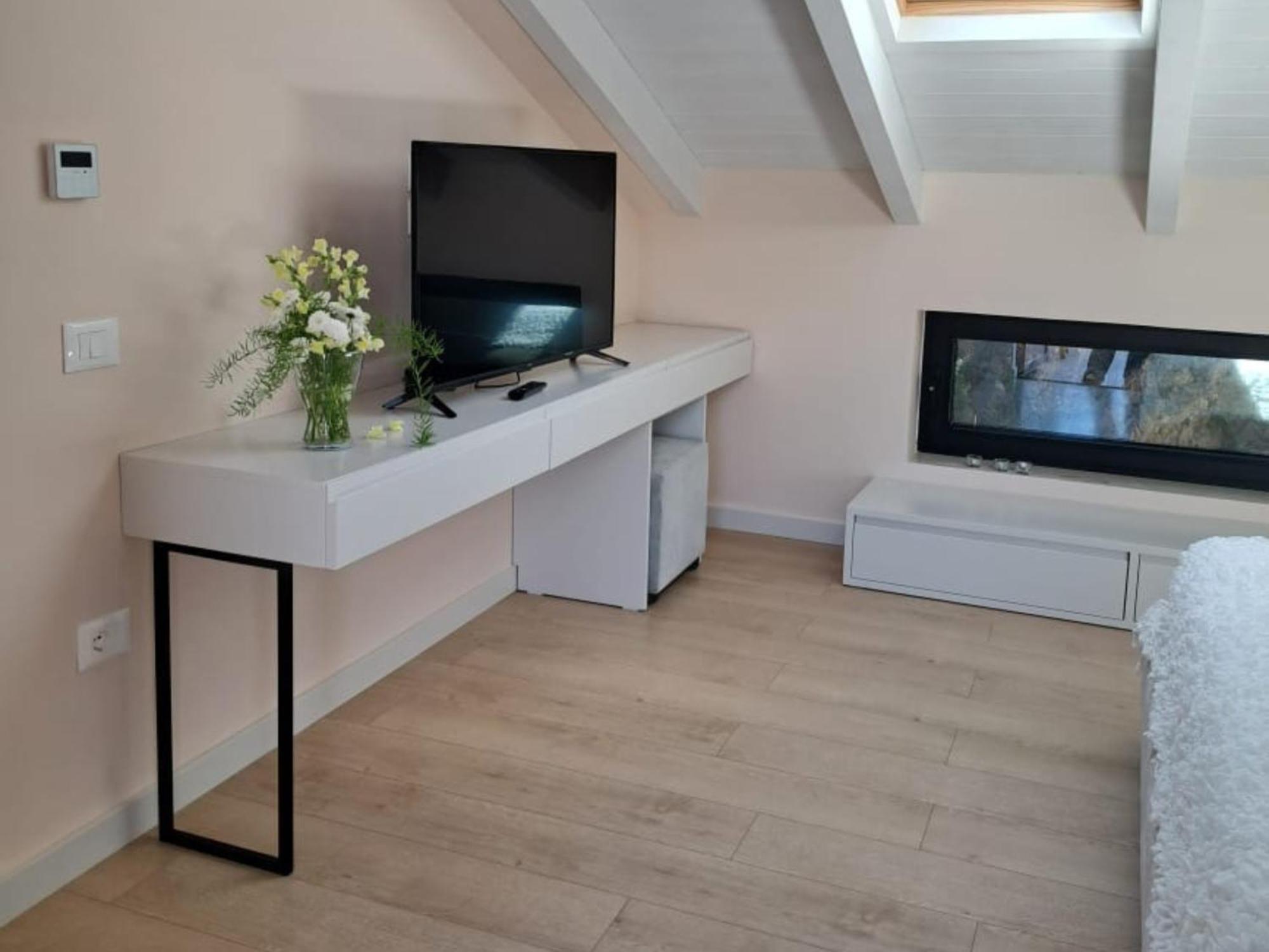 Rea Boutique Hotel Himare Bagian luar foto