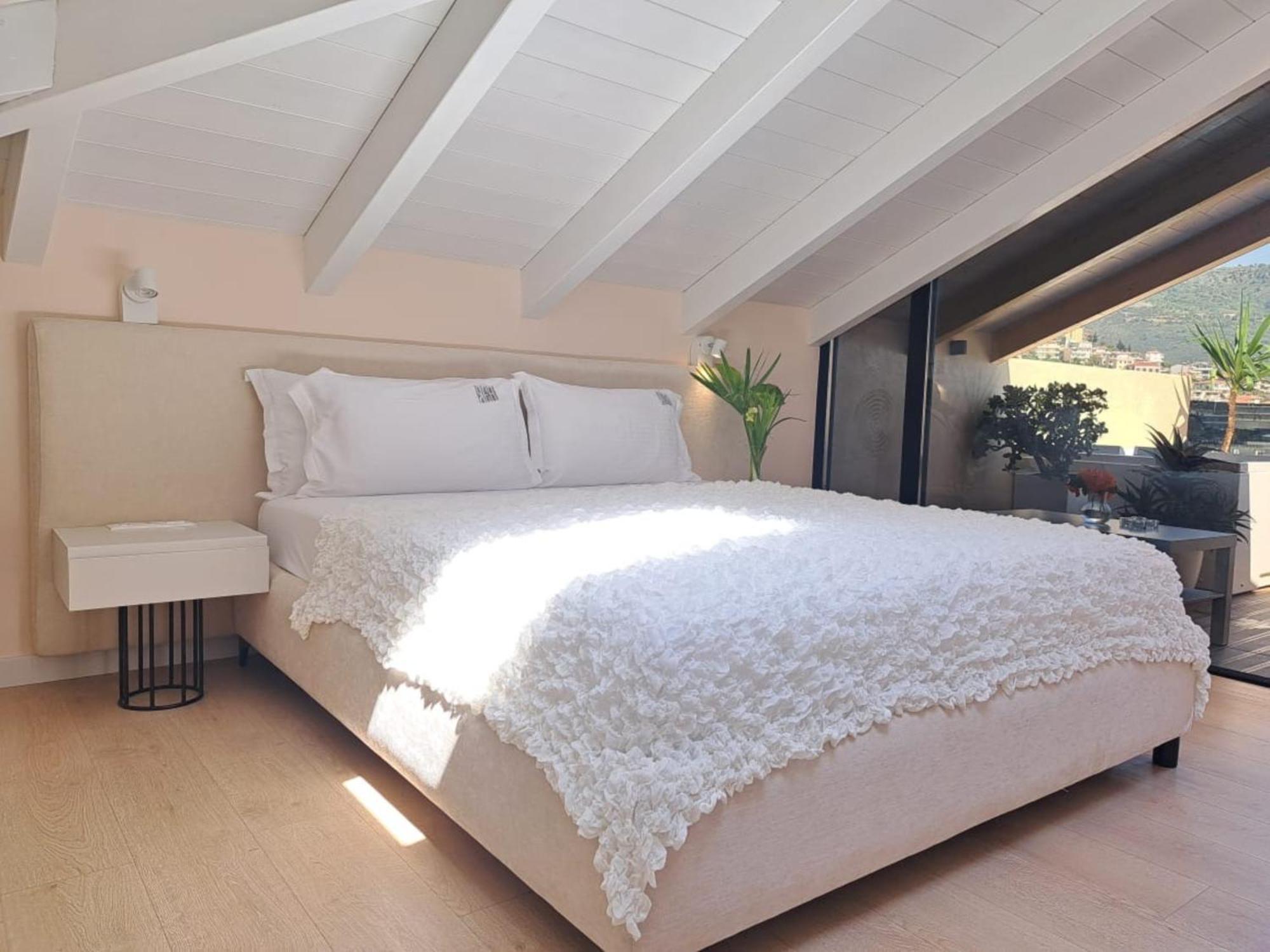 Rea Boutique Hotel Himare Bagian luar foto