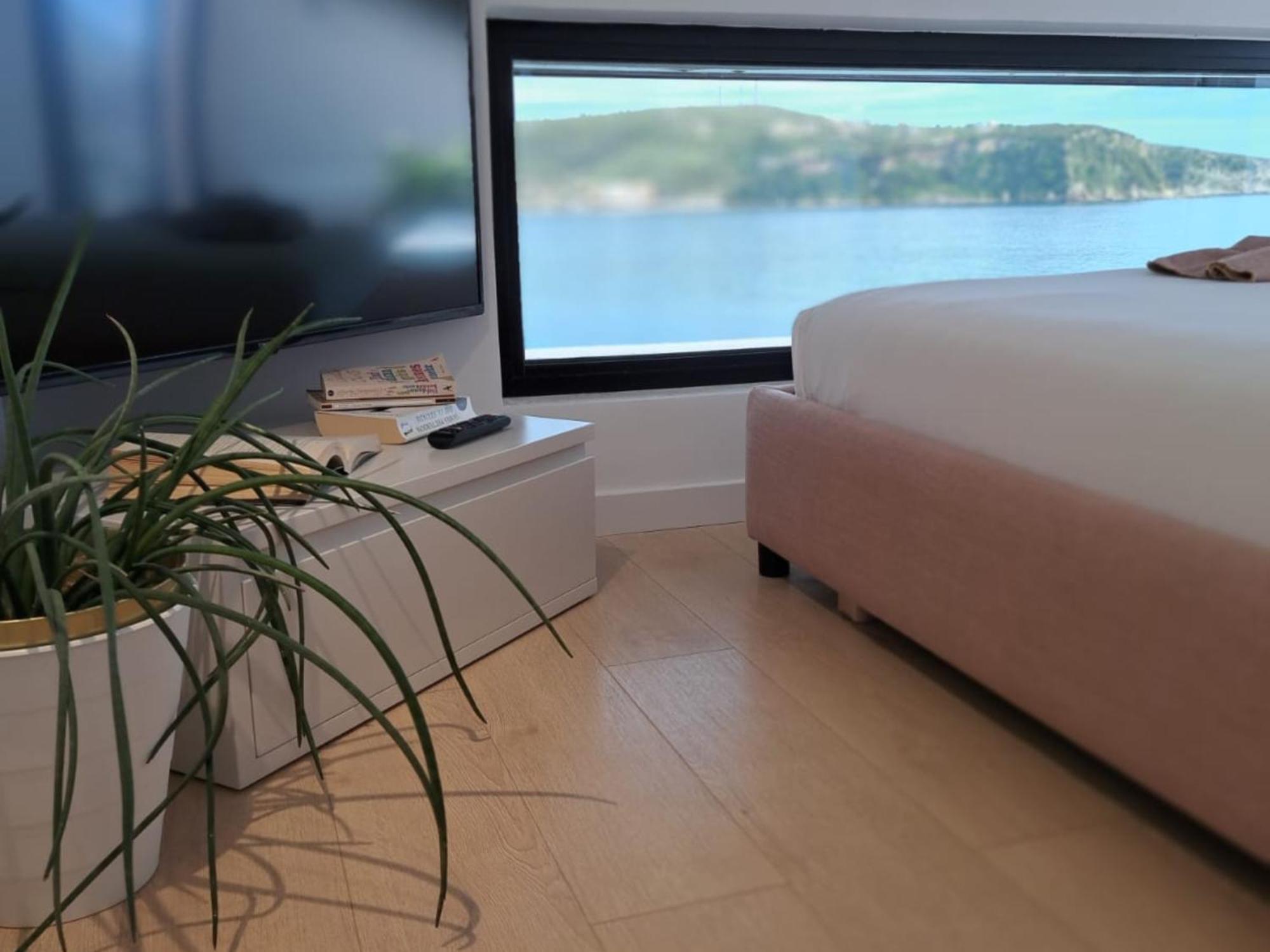 Rea Boutique Hotel Himare Bagian luar foto