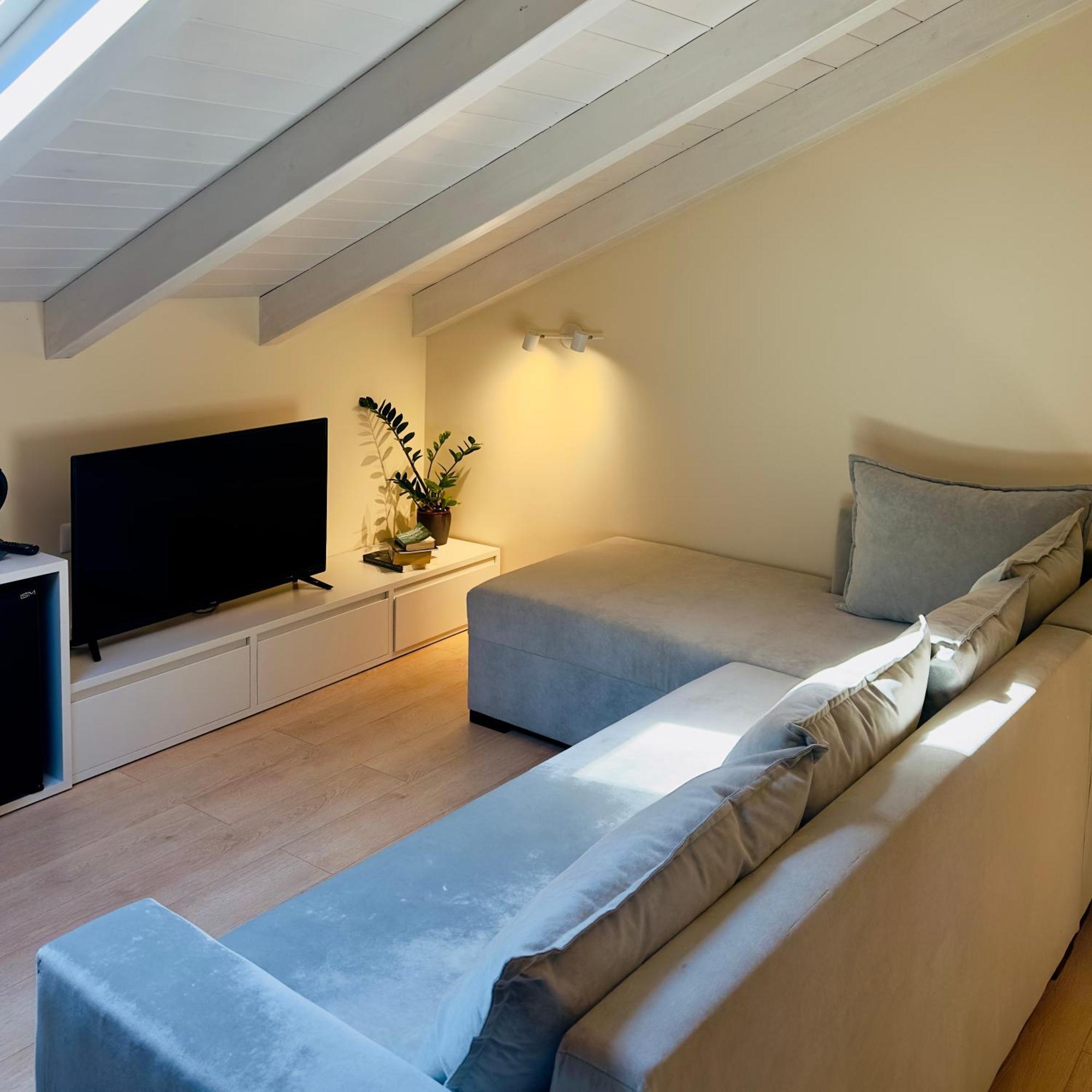 Rea Boutique Hotel Himare Bagian luar foto